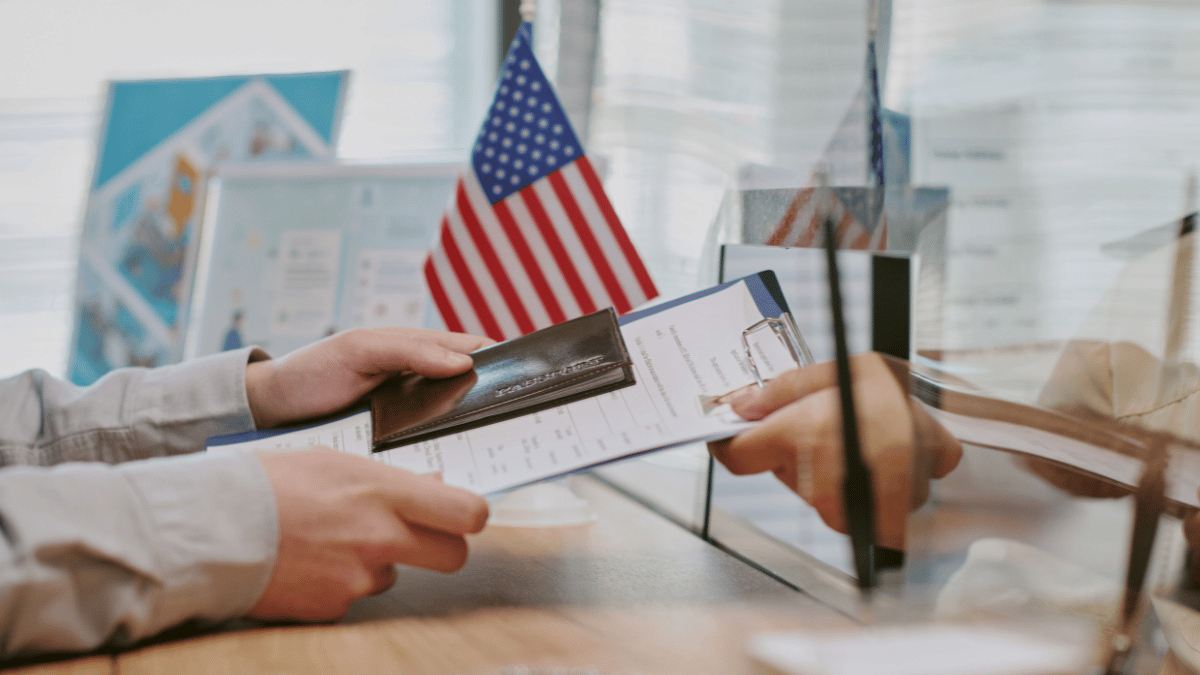 U.S. to Start Social Media Checks for H‑1B and H‑4 Visa Applicants from Dec 15