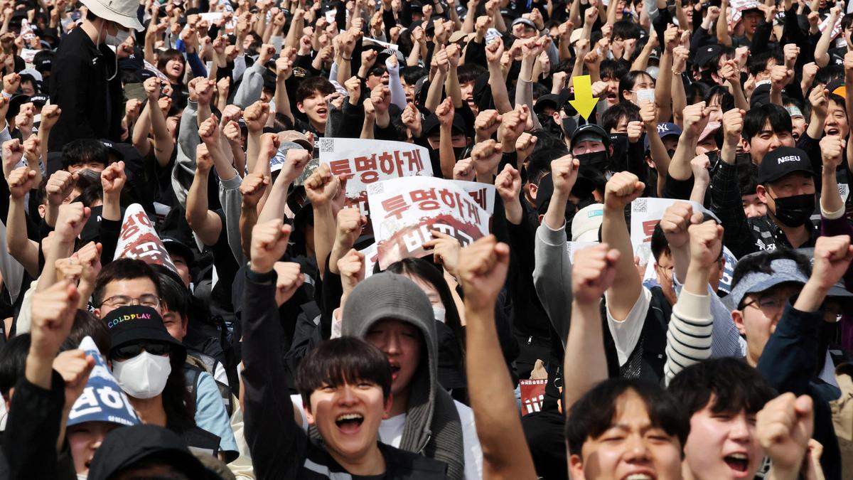 AI Boom Sparks Massive Tensions at Samsung! 45,000 Workers May Go on Strike