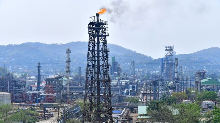Russia Bans Gasoline Exports from April 1 Amid Global Fuel Price Surge — Supply Shock Ahead?