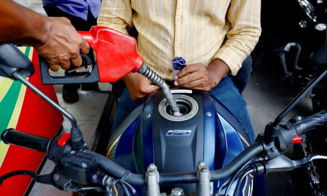 Petrol & Diesel Prices May Jump ₹25–28/L After Elections Next Week: Kotak Report