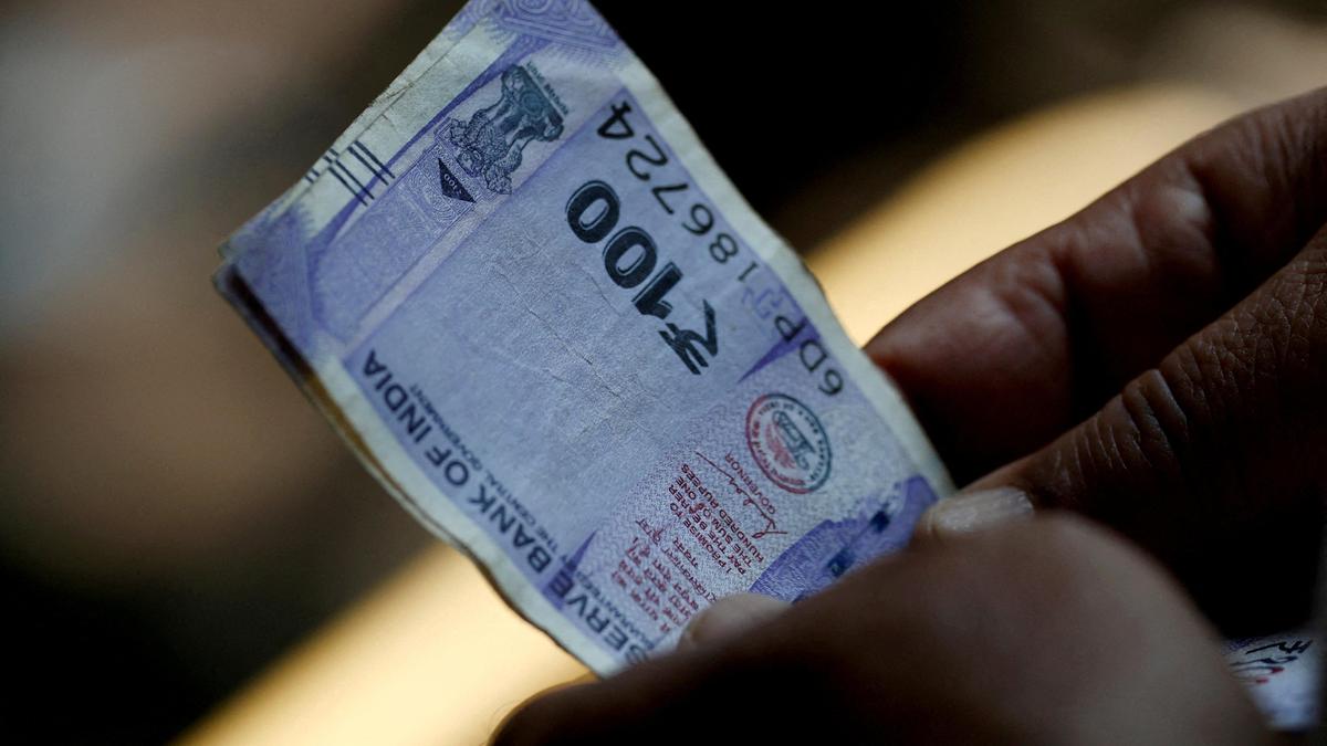 Rupee Slips 11 Paise to Close at ₹91.79 Against US Dollar