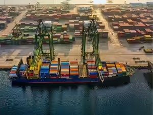 India Plans ₹1,000 Crore War-Risk Insurance Fund to Protect Trade Amid Hormuz Crisis