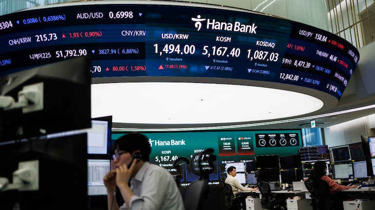 KOSPI Crashes Nearly 8% as Chip Stocks Drag Korean Markets, Trading Temporarily Halted