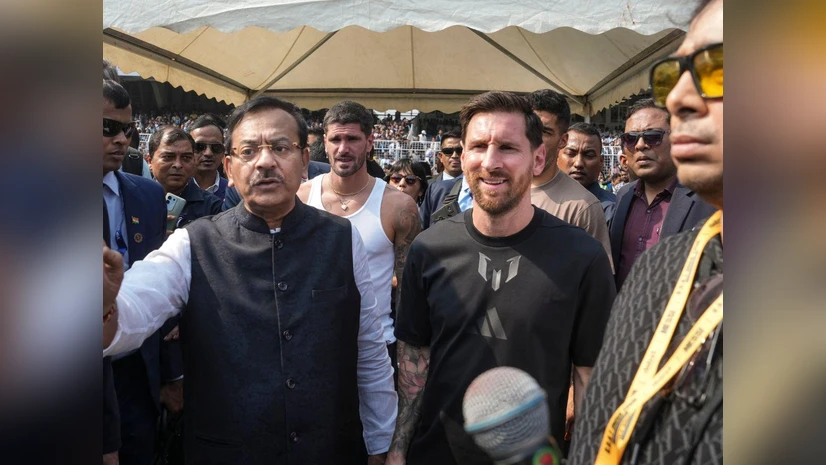 Lionel Messi Lands in Kolkata with Suárez & De Paul as India GOAT Tour 2025 Kicks Off