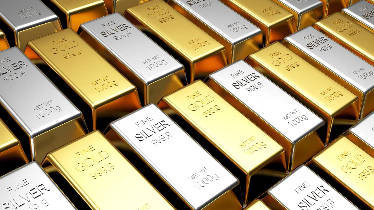 Silver Surges Nearly ₹10,000 in 2 Days, Gold Extends Rally Amid US-Iran Deal Optimism