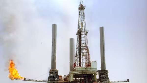 US–Venezuela Conflict Boosts US Oil Stocks; Chevron, Exxon Mobil and Others Jump in Pre‑Market Trade
