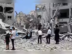 Iran War Escalates: Strait of Hormuz Crisis, Oil Shock & Global Talks Signal Major Turning Point