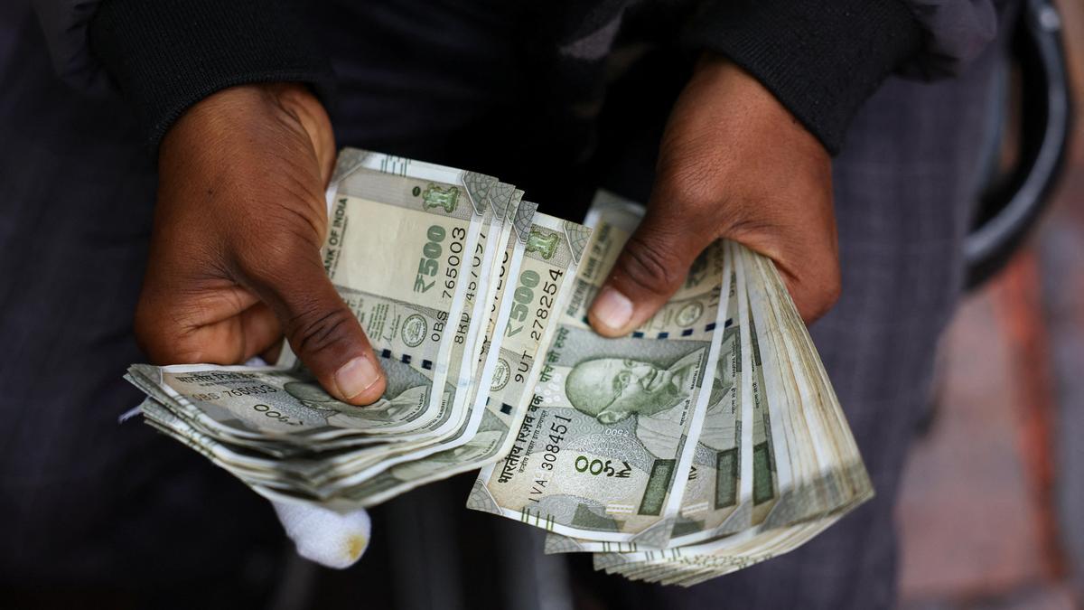 Rupee Strengthens by 17 Paise to Close at ₹90.61 Against U.S. Dollar on Foreign Fund Inflows