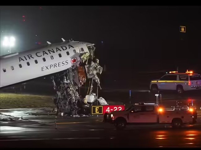 Air Canada Plane Hits Vehicle at New York’s LaGuardia; Airport Shut After Ground Stop
