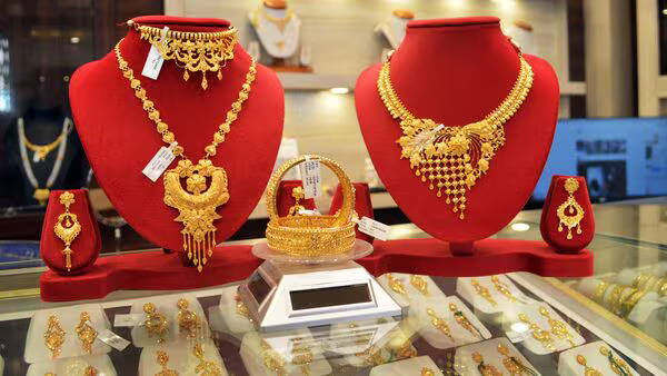 Gold, Silver Rate Today LIVE: MCX gold price nears ₹1.51 lakh per 10 gm; silver price jumps over 5%