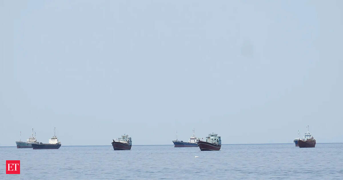 Iran Offers Maritime Support to Ships in Hormuz Amid Rising Gulf Tensions